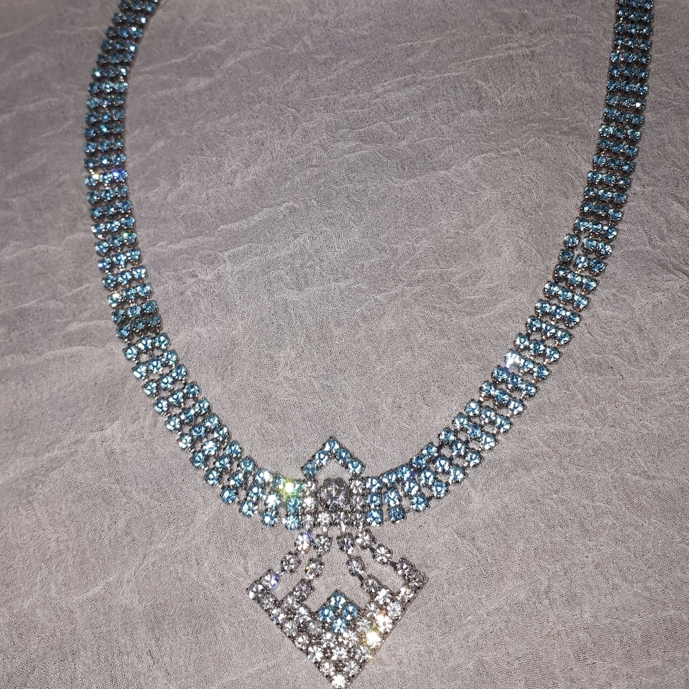 Jewelry - Picture 2 of 4